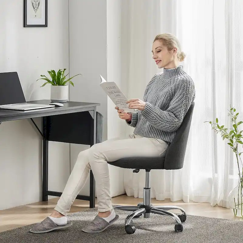 Chaise de bureau pivotante réglable avec roulettes