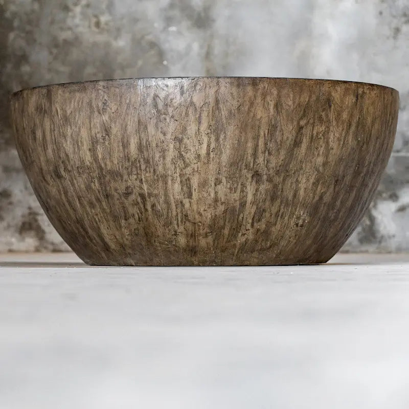 Table basse ronde en noyer vieilli