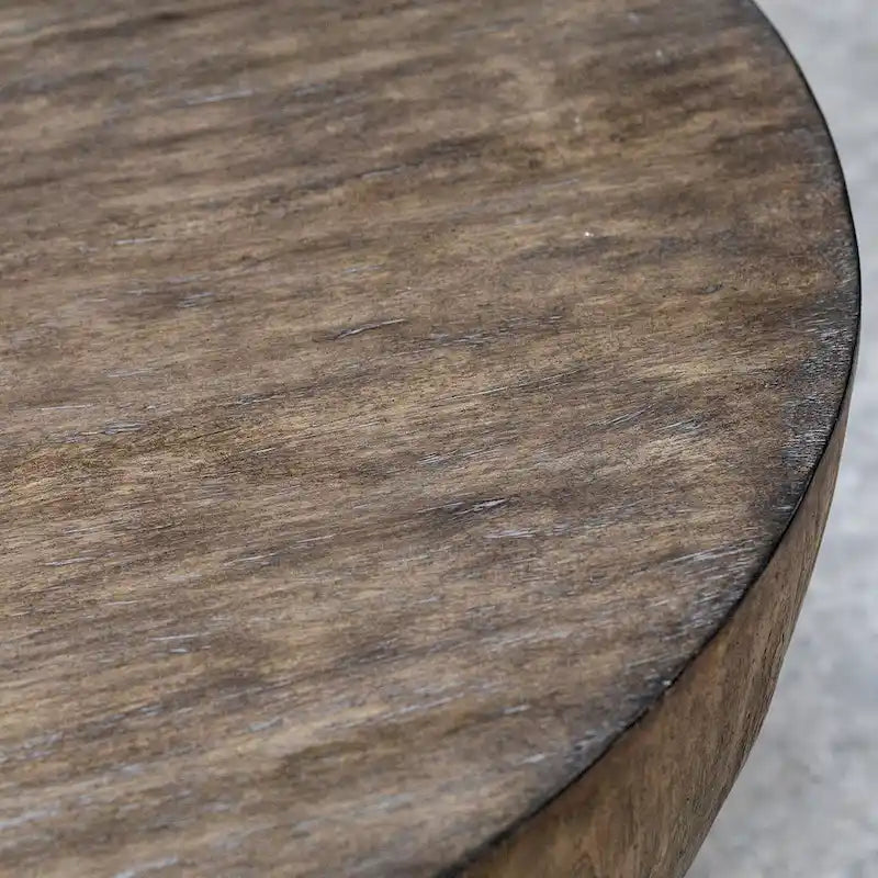 Table basse ronde en noyer vieilli